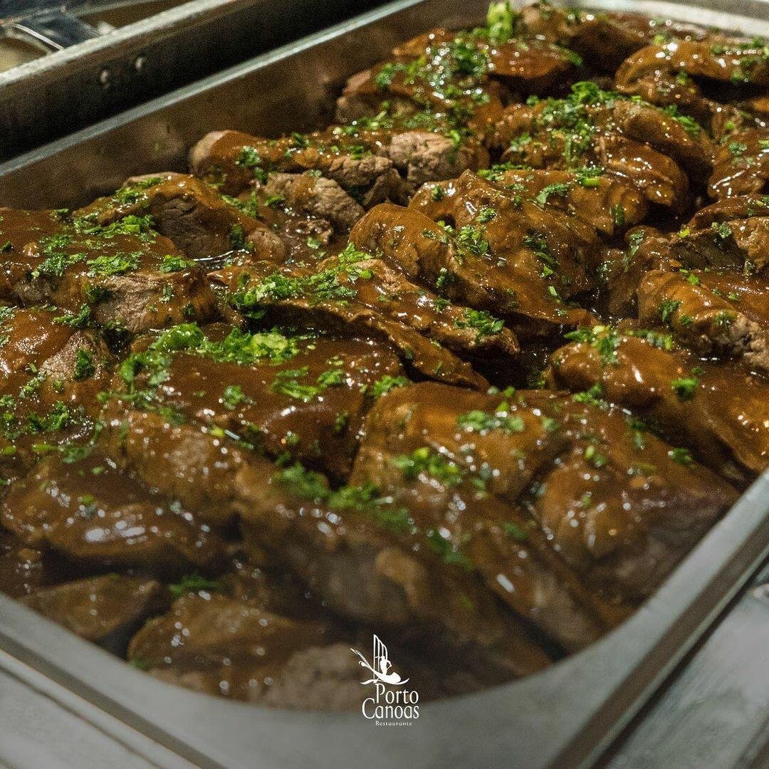 Almoço com buffet livre com uma vista incrível para as Cataratas do Iguaçu!
