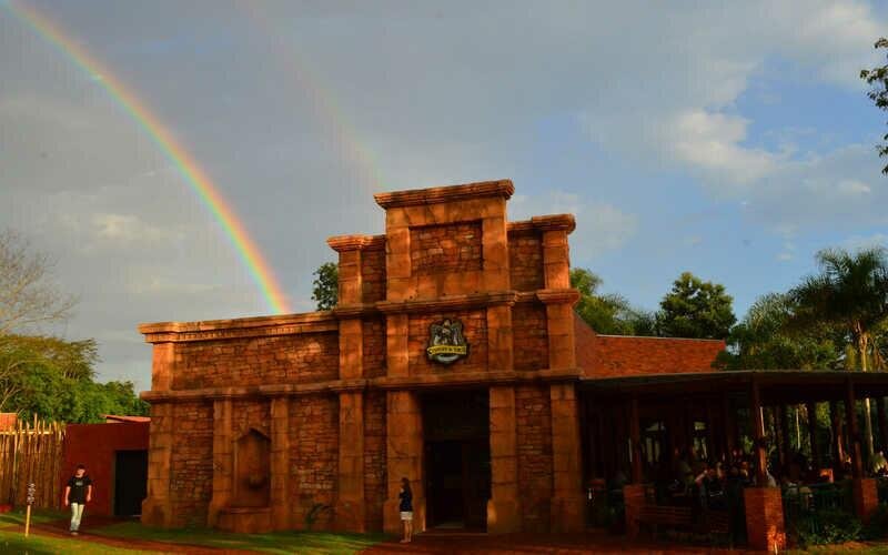 Ingressos para o Marco das Três Fronteiras: Conheça Três Países em um Único Dia!