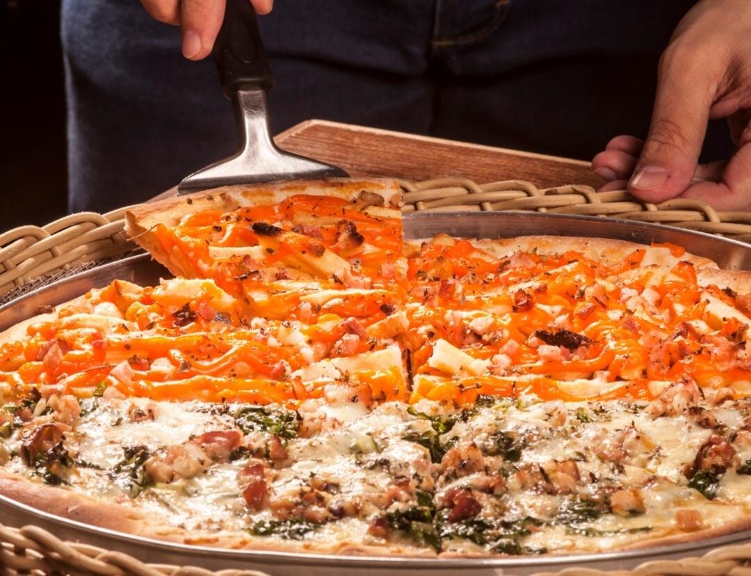 Rodízio de pizzas com uma variedade incrível de sabores, no centro de Foz do Iguaçu!