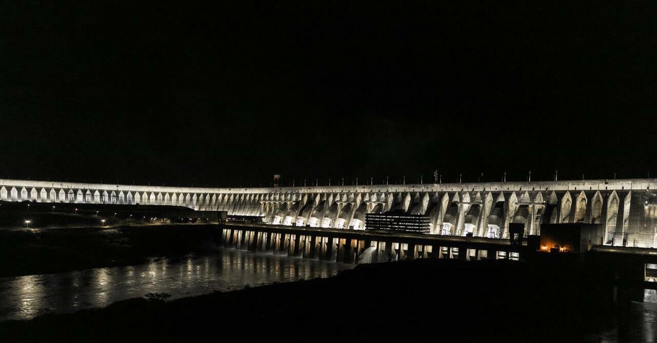 Itaipu Binacional: Show de Luzes!