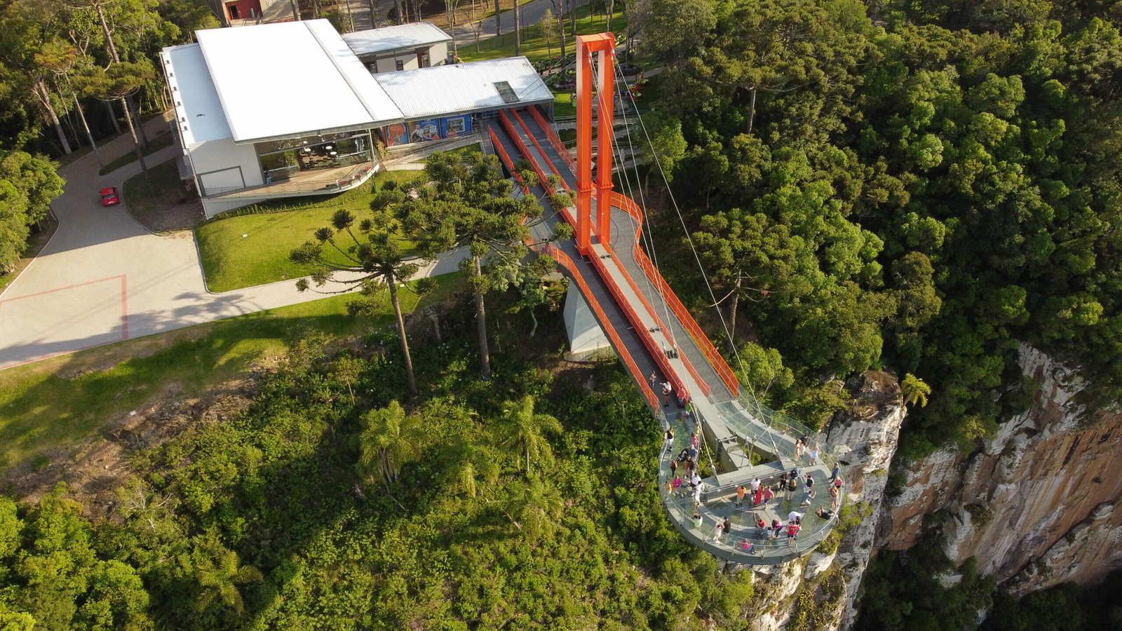 Passaporte para sentir a adrenalina a 360 metros de altura!