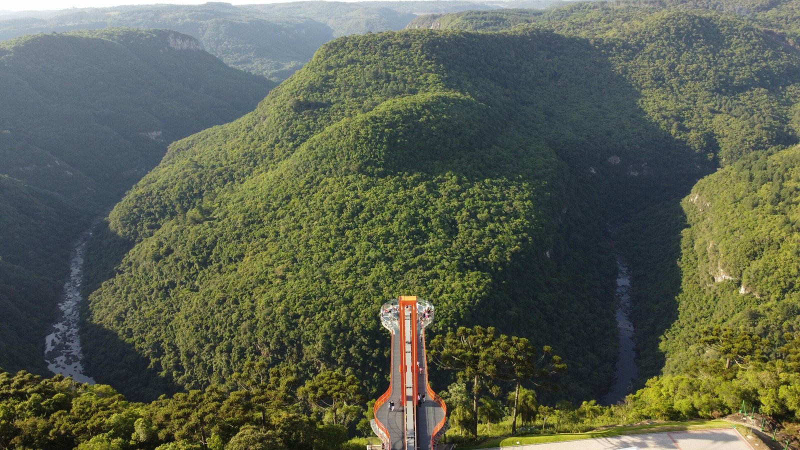 Passaporte para sentir a adrenalina a 360 metros de altura!