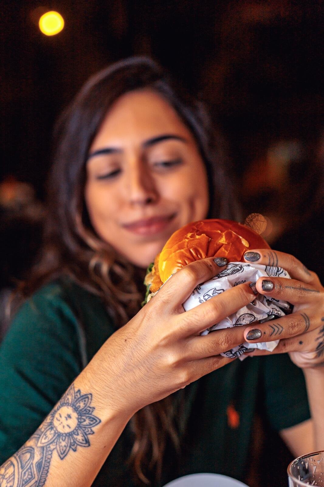 Combo Burger + Fritas no bar da 4ª melhor cervejaria do Brasil!