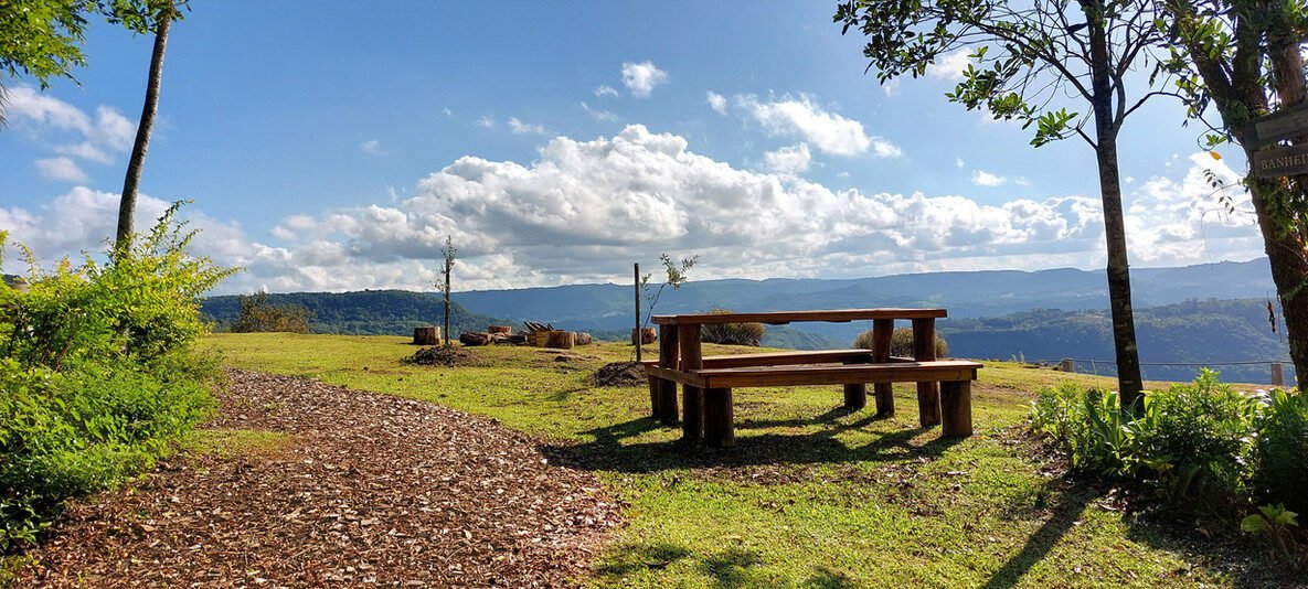 Um paraíso entre pôr do sol e oliveiras