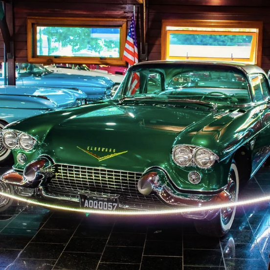 Glamour e Clássicos em Movimento no Hollywood Dream Cars!