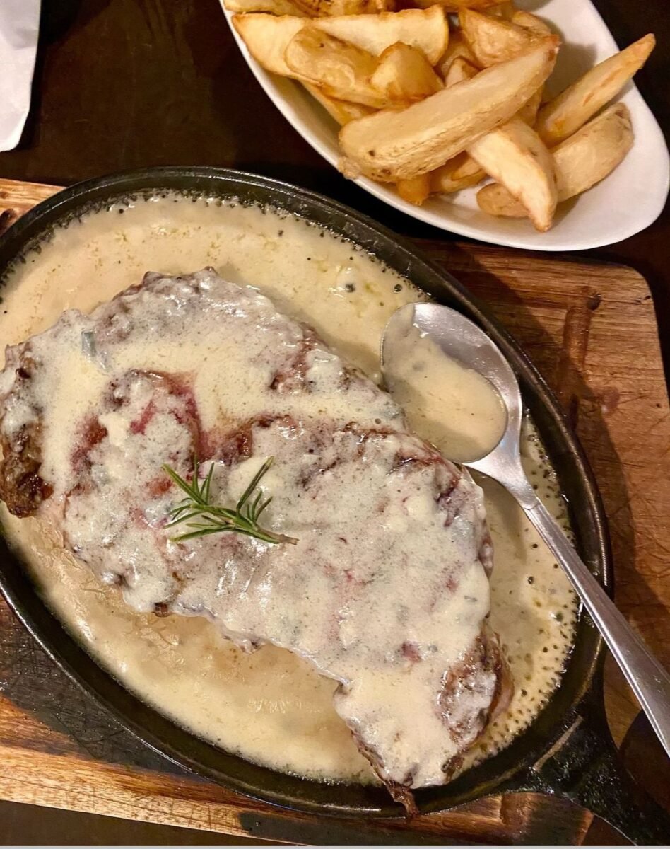 Opções de combo na melhor parrilla do 4° Distrito!