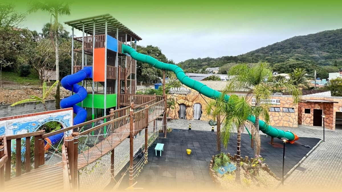 Parque Terra Atlântica - Explore o Maior Playground da Região, repleto de atrações emocionantes como escorregadores radicais de até 10 metros.
