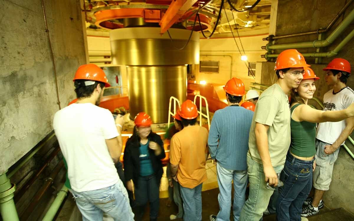 Ingresso para Itaipu Circuito Especial, você irá se impressionar com toda a grandiosidade e modernidade de uma das maiores usinas hidrelétricas do mundo.