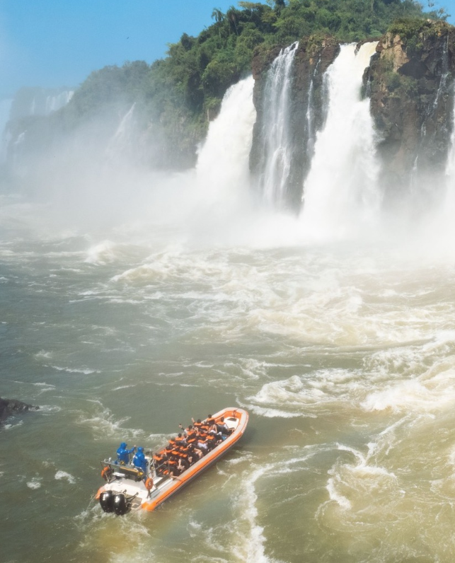 Macuco Safari: Aventura na Selva e no Barco em Foz do Iguaçu – Viva a Experiência Incrível!