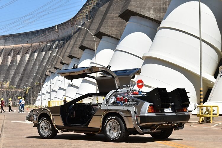️ Conheça os carros famosos de Hollywood, no Movie Cars!