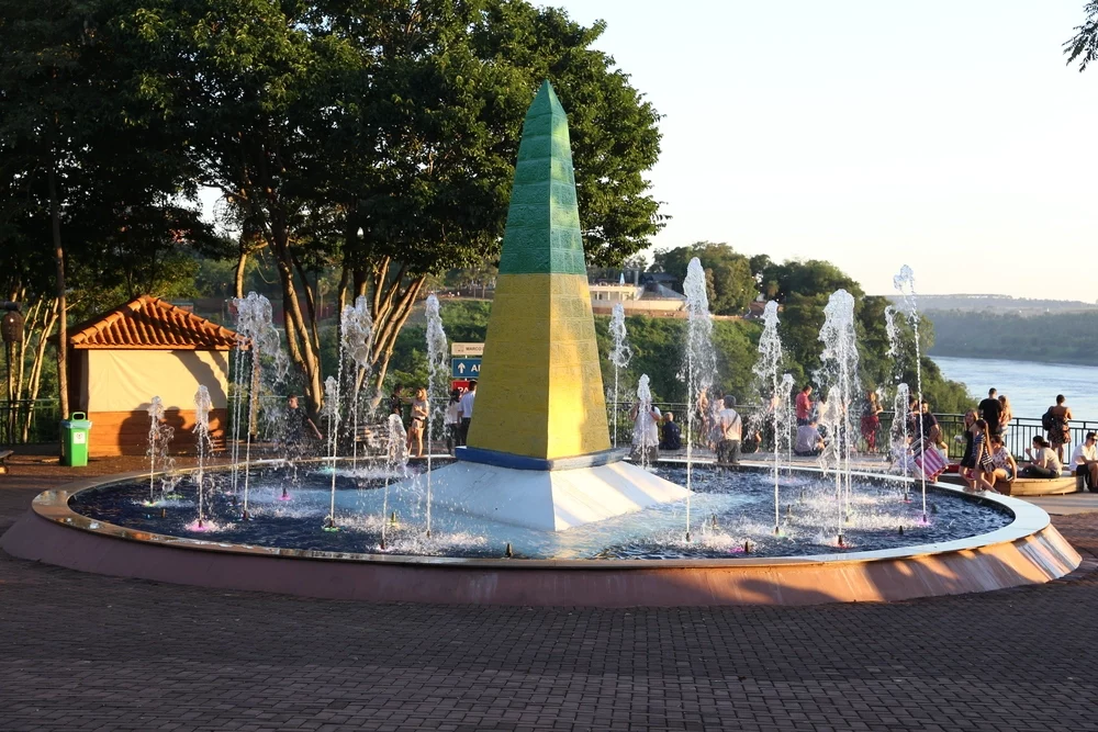 Ingressos para o Marco das Três Fronteiras: Conheça Três Países em um Único Dia!