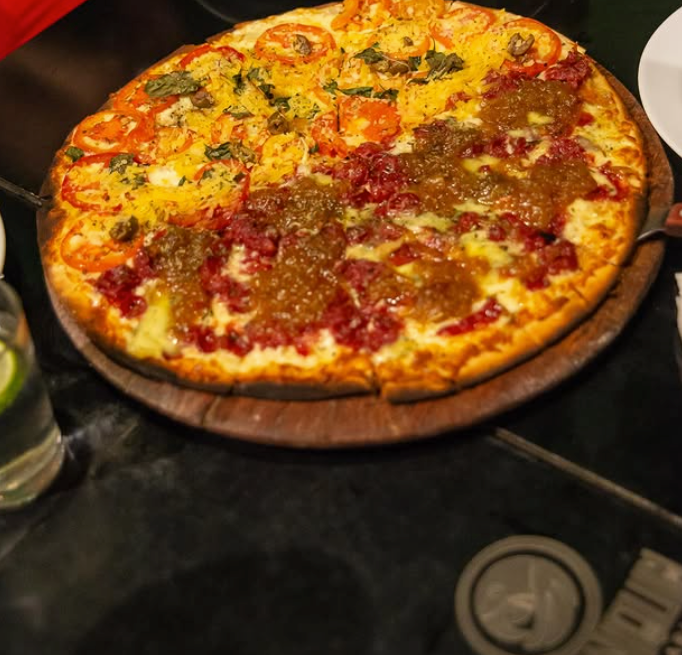Aproveite a Autêntica Pizza Brasileira grande com até 3 Sabores em PORTO ALEGRE!!