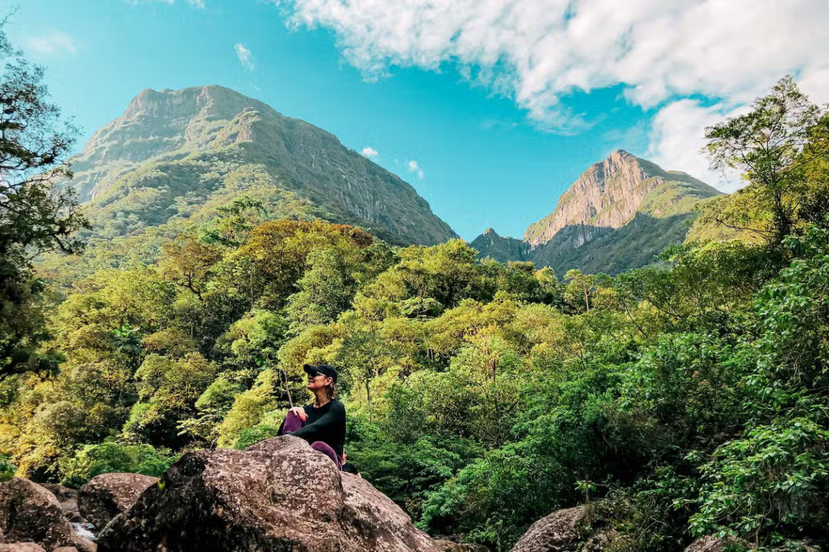 Se você é apaixonado por natureza e aventura, não perca esta trilha pelo cânion Malacara em Praia Grande!