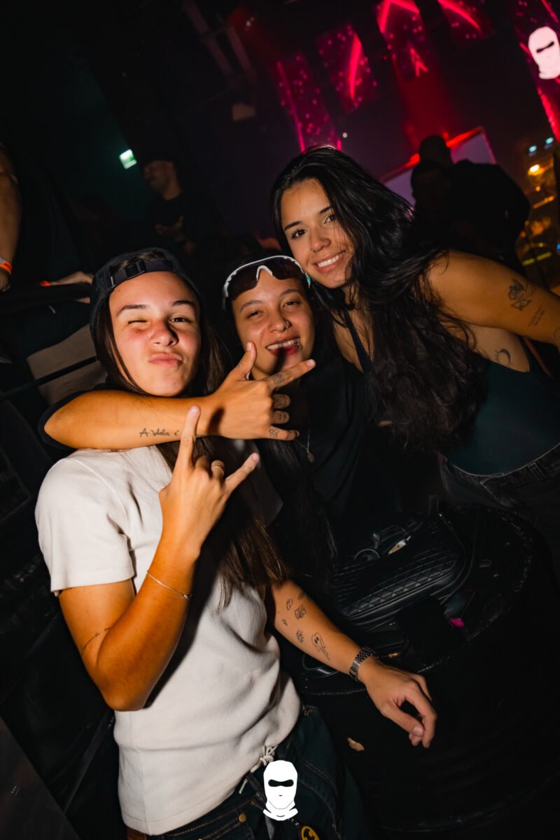 Noite na Plur com R$100 em Consumo: HipHop & Funk no 4º Distrito!