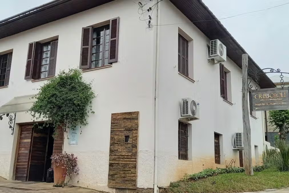 Faria Lemos: Vinhos, História e um Pôr do Sol Inesquecível!