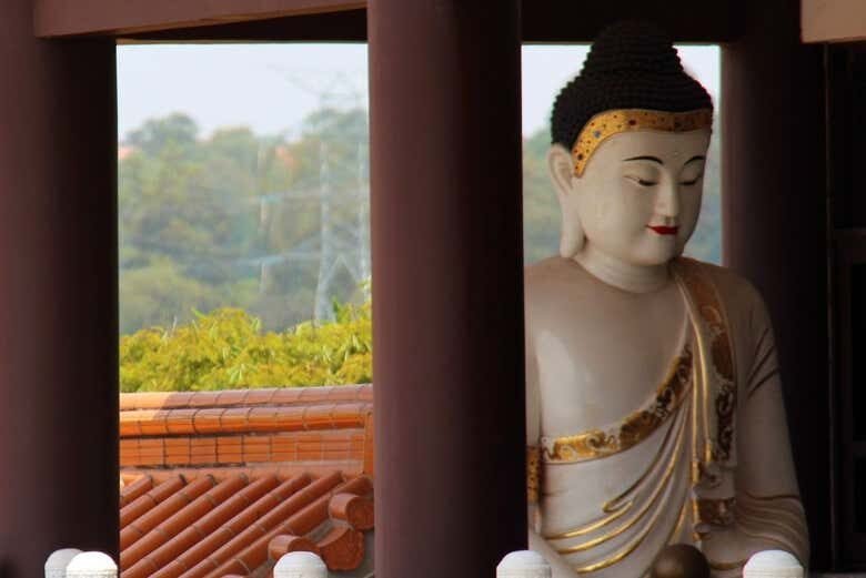 Excursão ao Templo Zu Lai: Descubra o Maior Santuário Budista da América Latina!