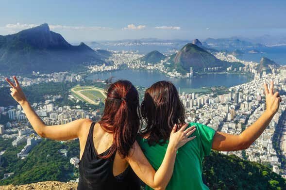 Descubra o Morro Dois Irmãos e o Vidigal: Natureza e Cultura no Rio de Janeiro!
