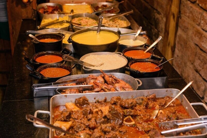 Noite Italiana na Linha Bella: Jantar com show, buffet e sotaque da nona!