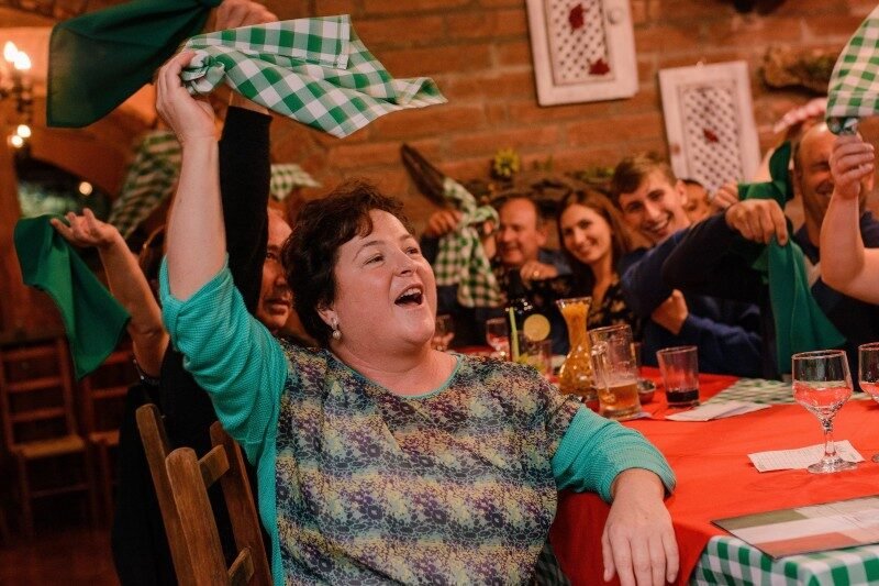 Noite Italiana na Linha Bella: Jantar com show, buffet e sotaque da nona!