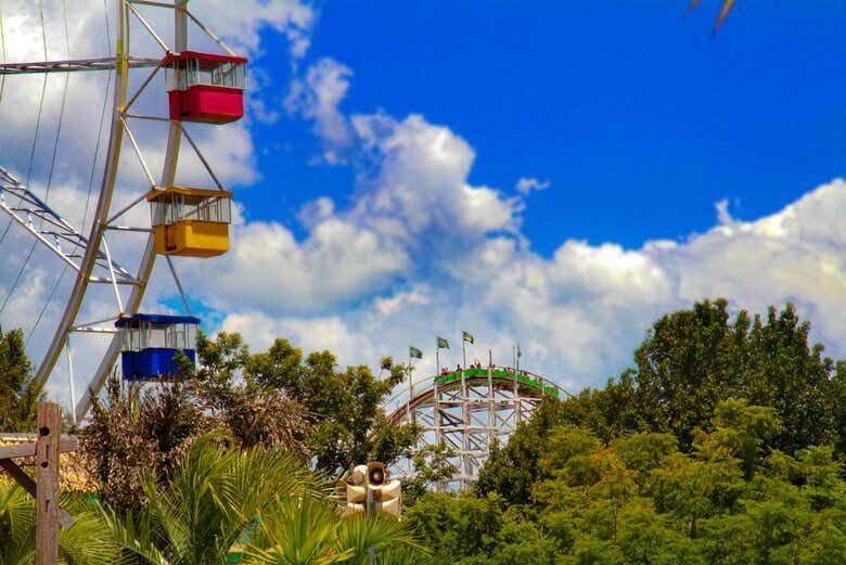 Viva Emoções Incríveis no Hopi Hari, o País Mais Divertido do Mundo!