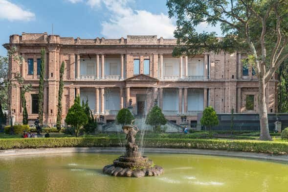 Descubra a Cultura de São Paulo: Tour pela Pinacoteca e Museu da Língua Portuguesa!