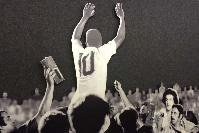 Tour Privado do Pelé em Santos: Conheça a História do Rei do Futebol!