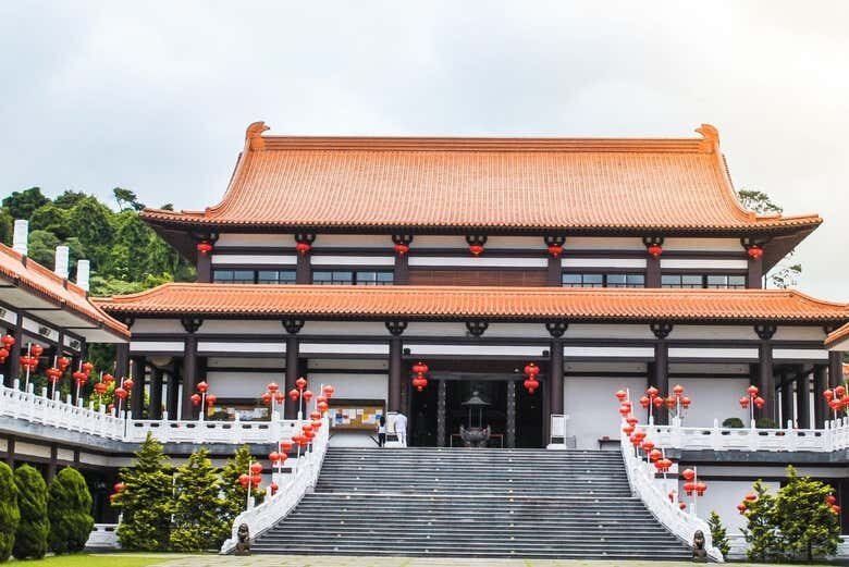 Excursão ao Templo Zu Lai: Descubra o Maior Santuário Budista da América Latina!