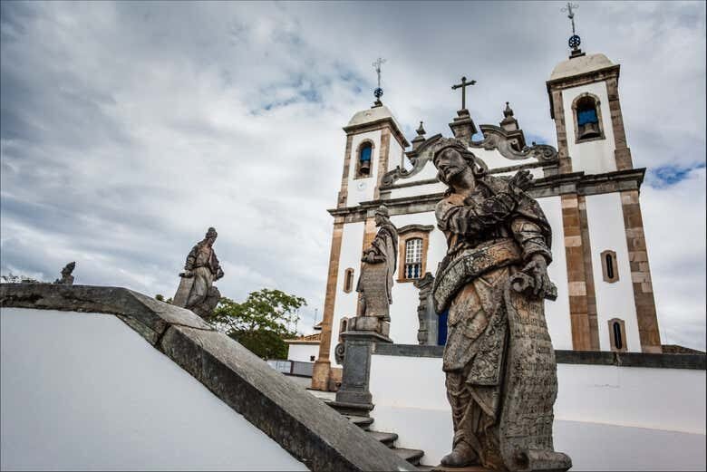 Explore os Encantos Históricos de Congonhas e Tiradentes com Saída de Ouro Preto!