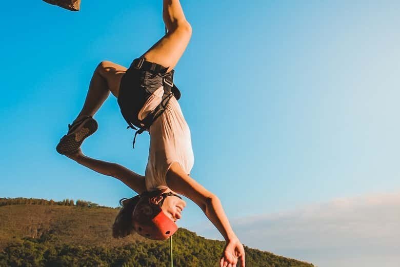 Aventura emocionante: Rapel e Trilha dos Mirantes em São Sebastião!