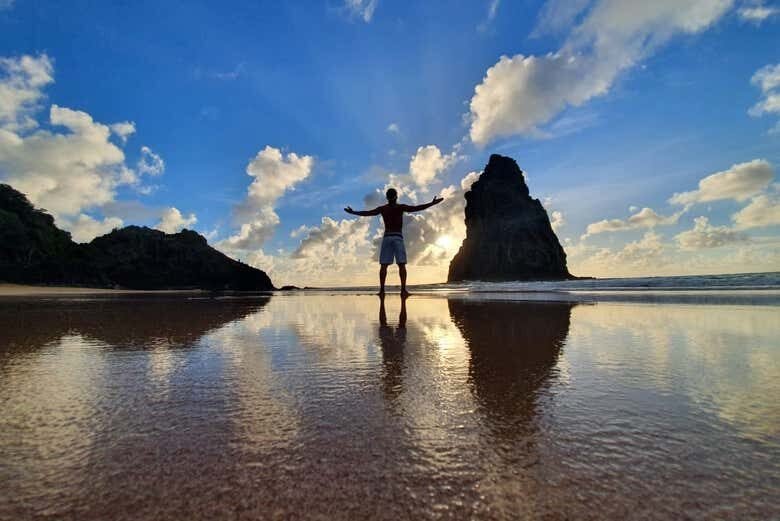 Descubra as Praias Paradisíacas de Fernando de Noronha com a Trilha da Costa Esmeralda!