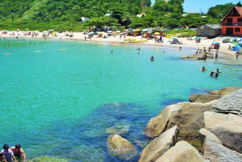 Excursão às Praias de Bombinhas – Relax, Sol e Natureza!