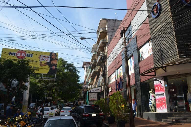 Tour de Compras no Paraguai: Descubra Ciudad del Este e seus Encantos Locais!