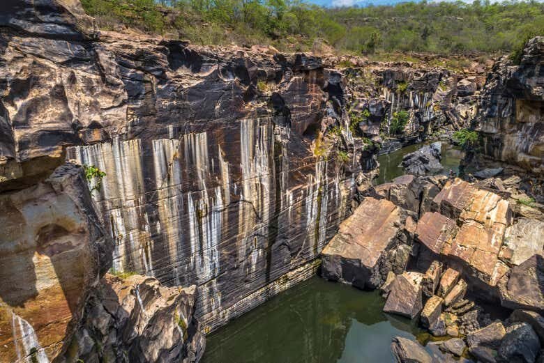 Excursão à Pedra do Castelo e Cânion do Rio Poti: Uma Viagem pela História e Natureza!