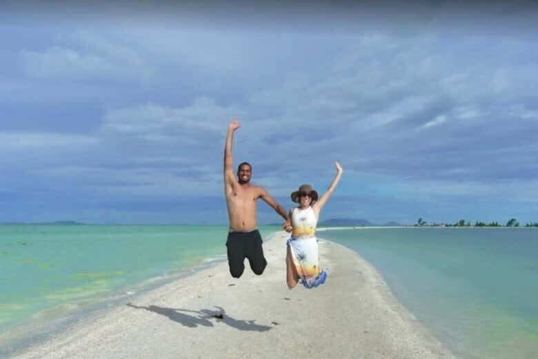 Aventura de Buggy em Arubinha: Explore a Natureza de Arraial do Cabo!