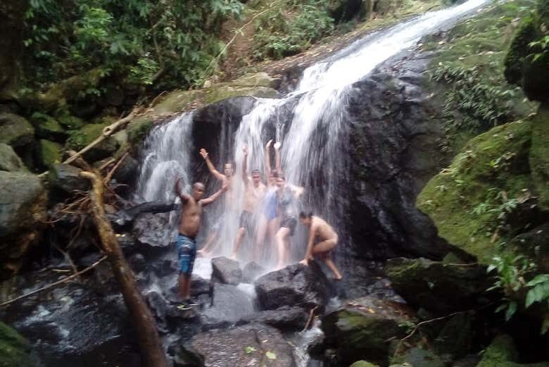 Descubra as Praias Selvagens de Santo Amaro: Excursão Incrível saindo de São Paulo!