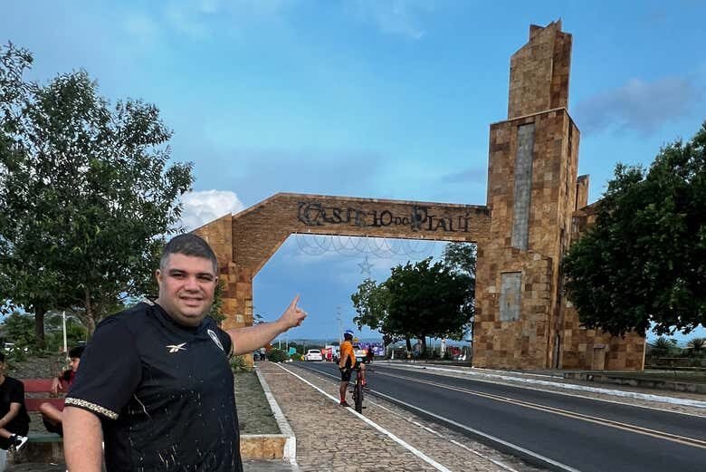 Excursão à Pedra do Castelo e Cânion do Rio Poti: Uma Viagem pela História e Natureza!