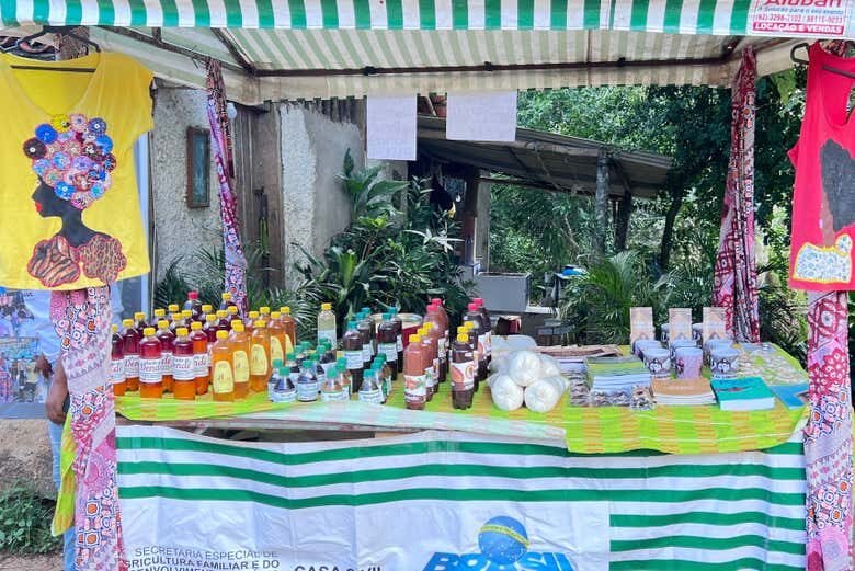 Desvende a Cultura Afro-Brasileira: Excursão ao Fascinante Quilombo Kaonge!