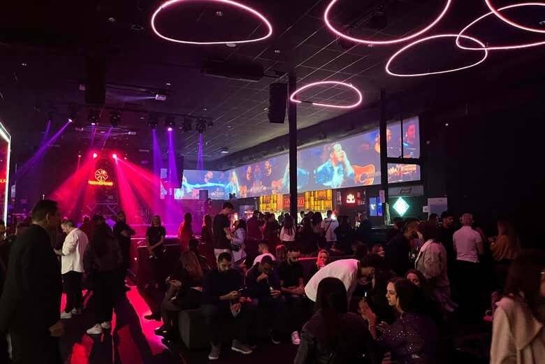 Viva a Noite em São Paulo: Pub Crawl na Vila Olímpia!