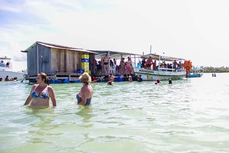 Excursão à Praia de Garapuá: Mergulhe nas Piscinas Naturais e Explore um Paraíso Tropical!