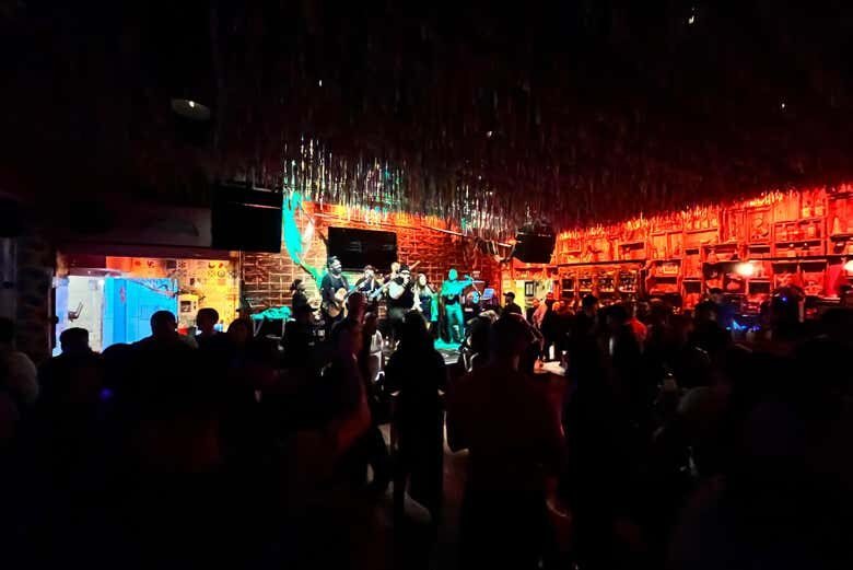 Viva a Noite em São Paulo: Pub Crawl na Vila Olímpia!