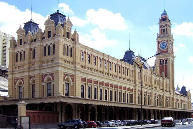 Tour Panorâmico por São Paulo: Cultura, História e Cores em um Só Passeio!