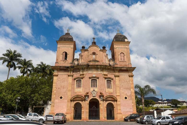 Explore as Cidades Históricas de Ouro Preto e Mariana!