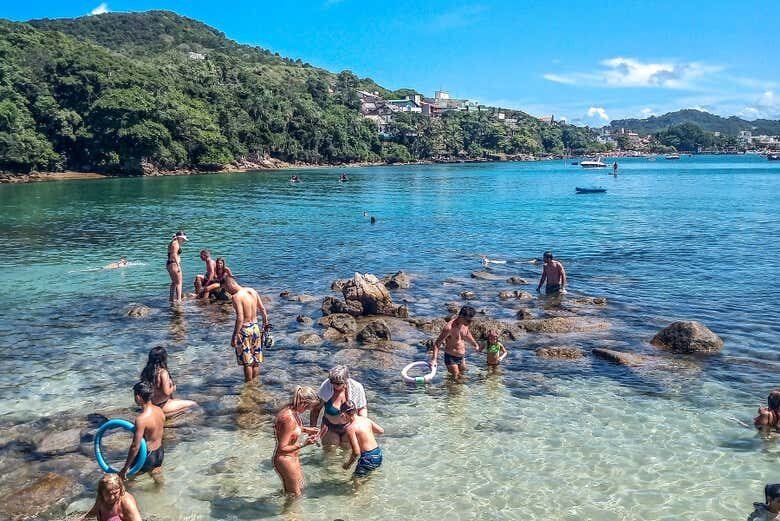 Excursão às Praias de Bombinhas – Relax, Sol e Natureza!
