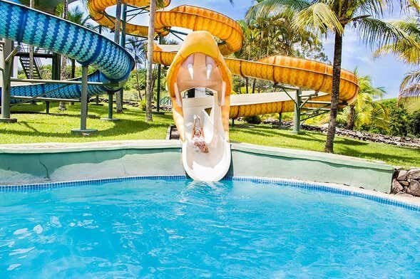 Excursão ao Parque Aquático Aldeia das Águas: Diversão Aquática Garantida no Rio de Janeiro!