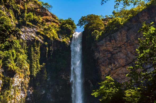 Desbrave a Natureza na Cascata do Salto do Itiquira - Excursão Privada!