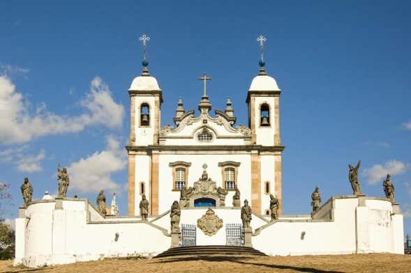 Explore os Encantos Históricos de Congonhas e Tiradentes com Saída de Ouro Preto!