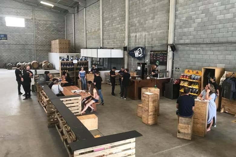 Tour Cervejeiro em Curitiba: Conheça, Deguste e Apaixone-se pela Produção Artesanal!