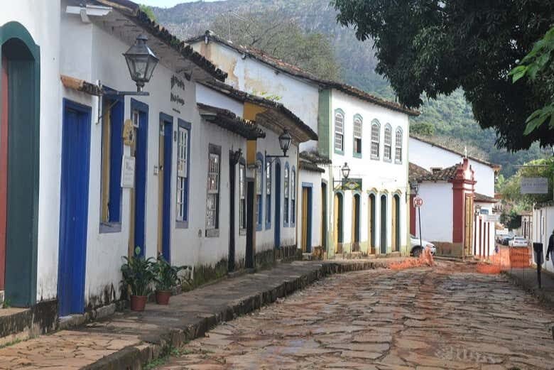 Explore os Encantos Históricos de Congonhas e Tiradentes com Saída de Ouro Preto!
