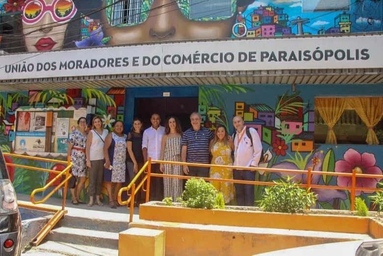Descubra a Vida e a Cultura Única de Paraisópolis com um Tour Privado!