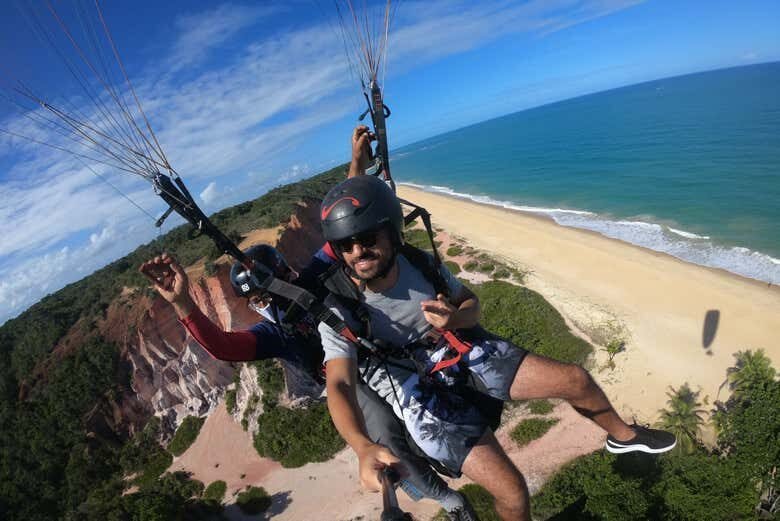 Voo de Parapente em Arraial d'Ajuda!